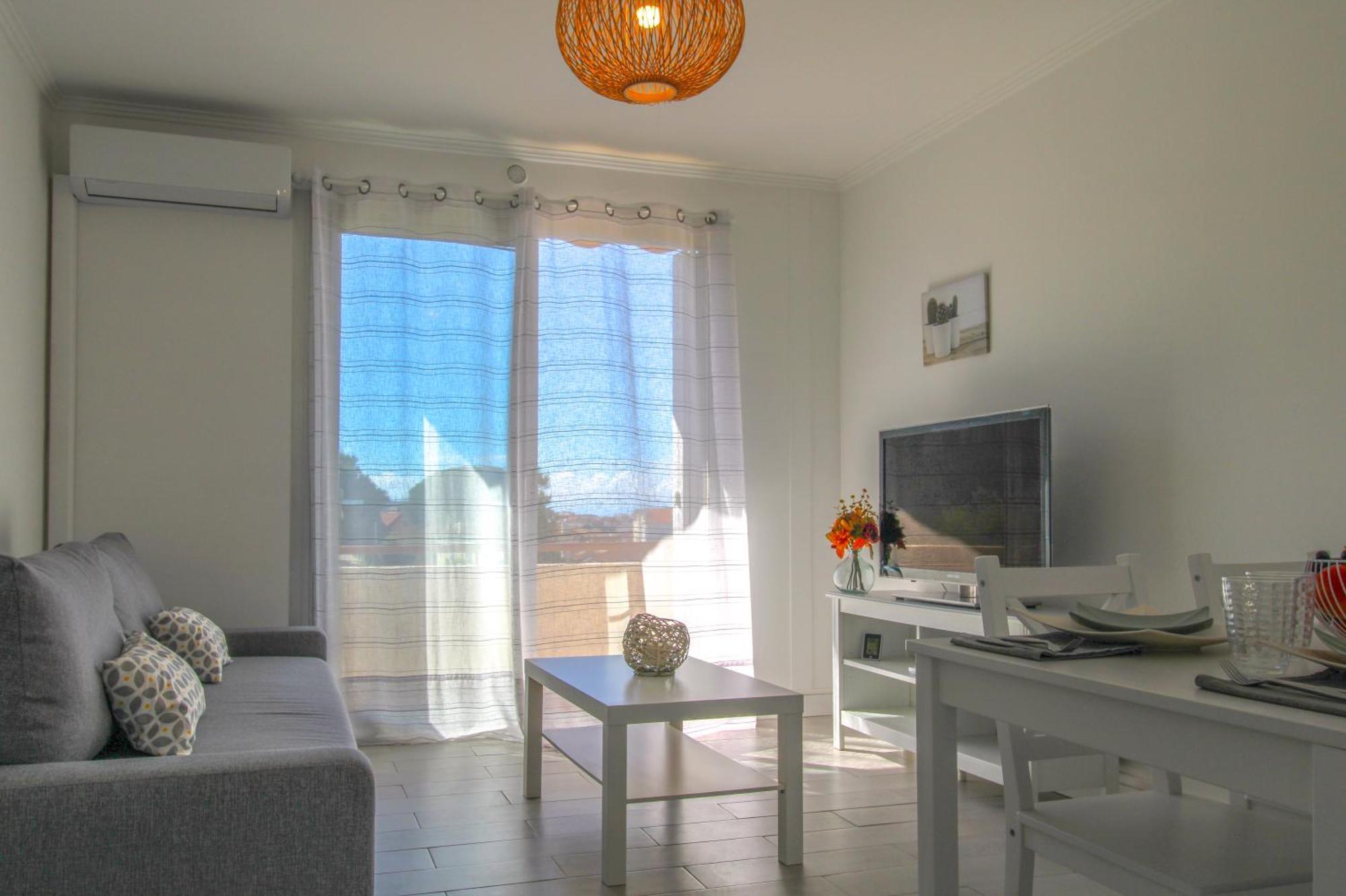 Le Republique By Apirent #balcon #climatisation #parking Cannes